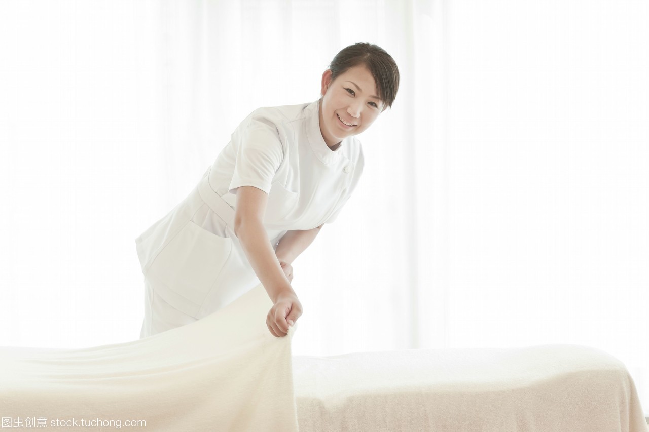 家庭美容服務(wù)的興起 專業(yè)與便捷的交匯點(diǎn)